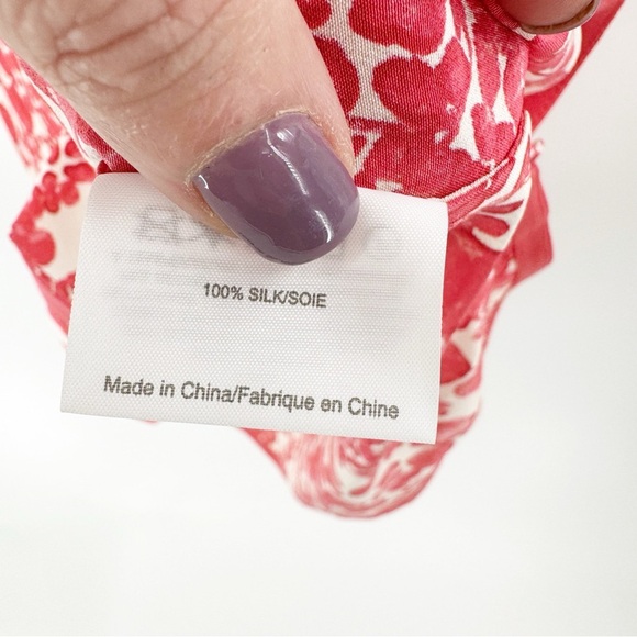 ✅ NWT TORY BURCH BLOUSE V NECK SHORT SLEEVES 100% SILK Floral Red Top SIZE 4 - Picture 7 of 7